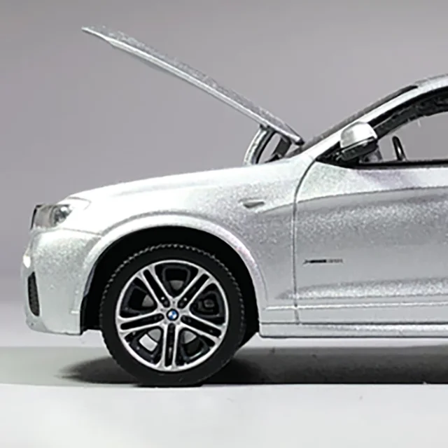 BMW Miniature 1:43 X4 F26 d`origine BMW Glacier Silver