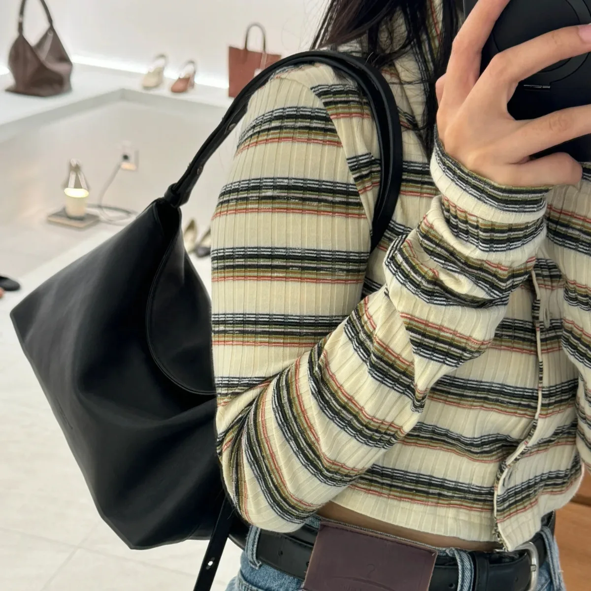 Koreanischer Stil Minimalistische Handtasche Kleine Quadratische Tasche für Damen 2026 Neue Schwarze Premium Sensorische Tragetasche, Einzel-Schulter Crossbody-Tasche – Detail 3