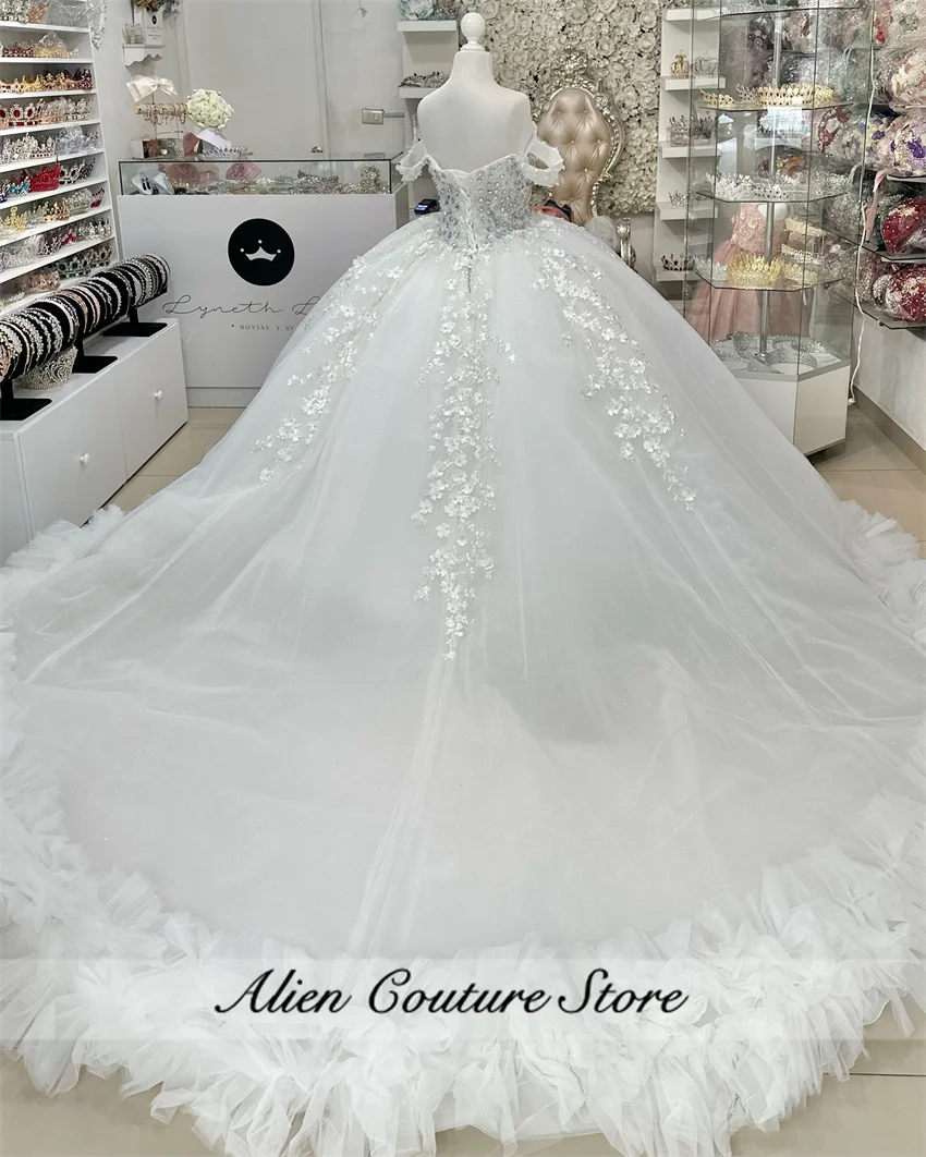 New Sparkly White Quinceanera Dresses Ball Gown Bead Diamonds Appliques Birthday Dress Vestidos Ruffles Tiered Customized