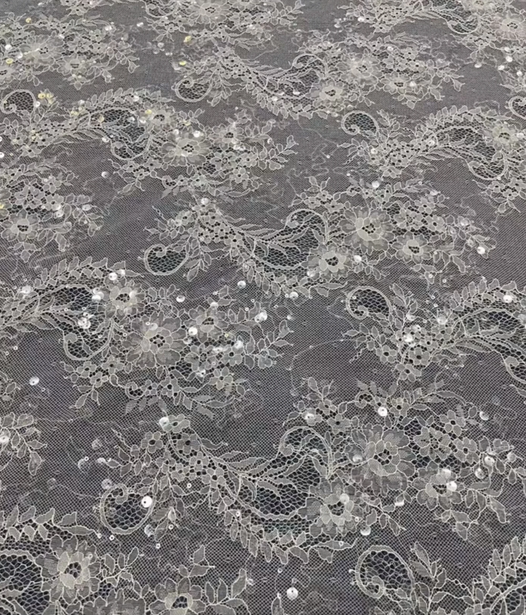Sparkly Flowers Net Lace Fabric Clear Sequins for Dress Classic Pattern DIY Lace Chantilly with Sequins 1.4M Wide