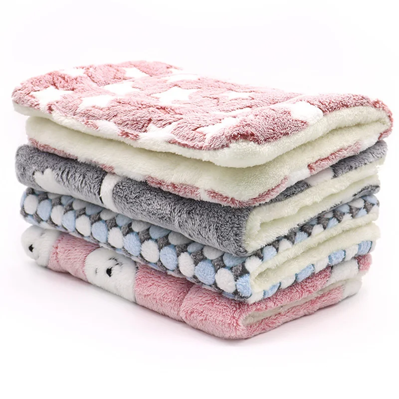 Pet Sleeping Mat pet bed pet blanket pet bed mat pet cushion Washable Plush Bed Mats for Cats Blanket Pad Fleece Home Washable Warm Bear Pattern Blanket Pet Supplies