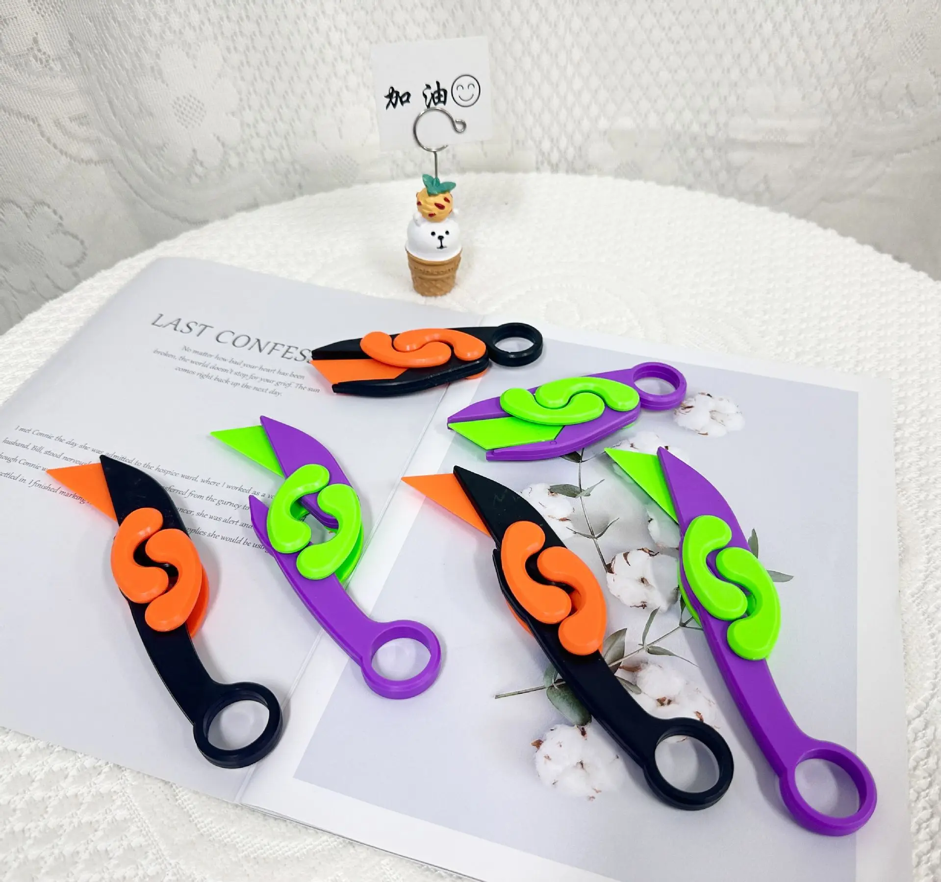 Coltello Da Artiglio Pieghevole A Gravità 3D Coltello Da Ravanello Coltello Da Demone Coltello Da Artiglio Coltello A Farfalla Giocattolo Di Decompres