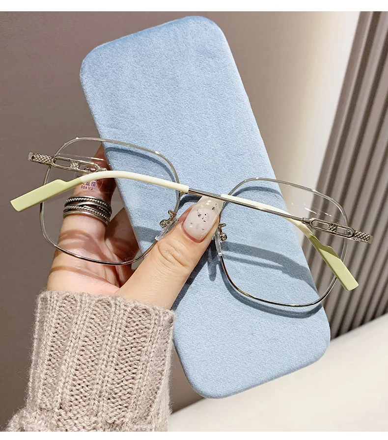 Hochauflösende Myopiebrille mit großem Rahmen, ultraleichte Anti-Blaulicht-Brille, quadratische flache Gläser aus Metall für Herren und Damen – Detail 10