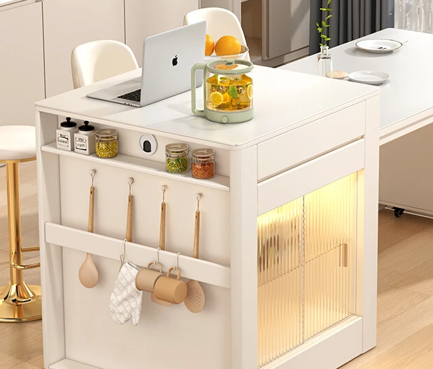 

Открытая кухня, демонстрационный шкаф для островка, доска с Кремовым ветром и отдельная балка.