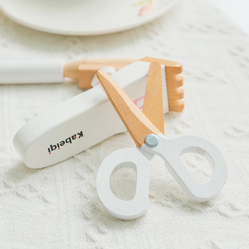 Wooden Pretend Play Makeup Toys Simulation Cosmetics Set Girls Play House Hairdressing Simulation Make Up Preschool Toys ﻿