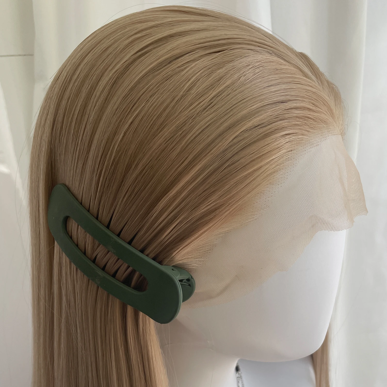 Honigblonde 13 x 4 synthetische Lace-Front-Perücke für Frauen, 66 cm lange, gerade, leimlose Perücken, hitzebeständige Perücken, freier Teil – Detail 4