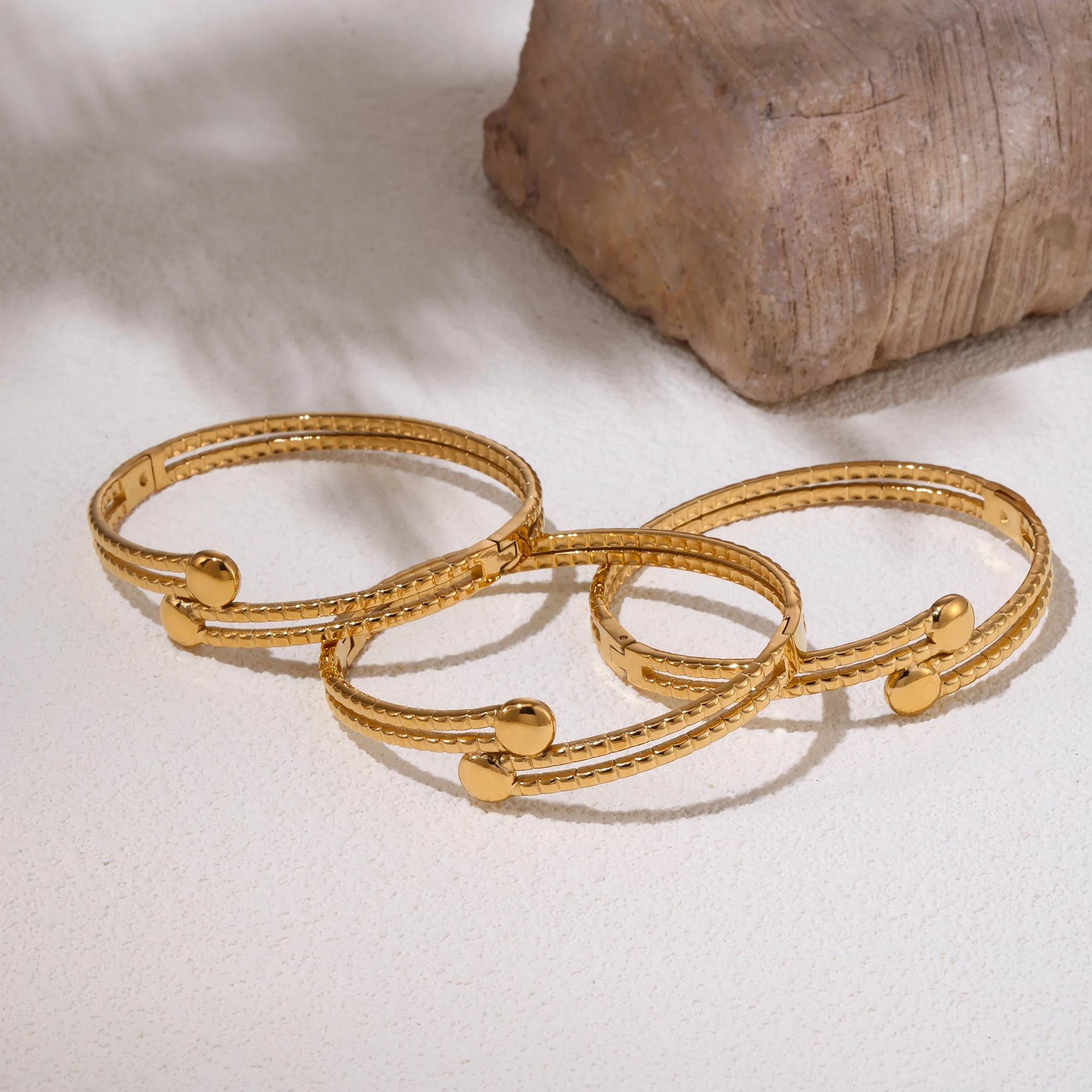 Einzigartiger täglicher Edelstahl-Armband-Armreif für Frauen, 18 Karat vergoldet, zu öffnende Manschette, Schnitzerei-Stil, Schmuck, Geschenk – Detail 6