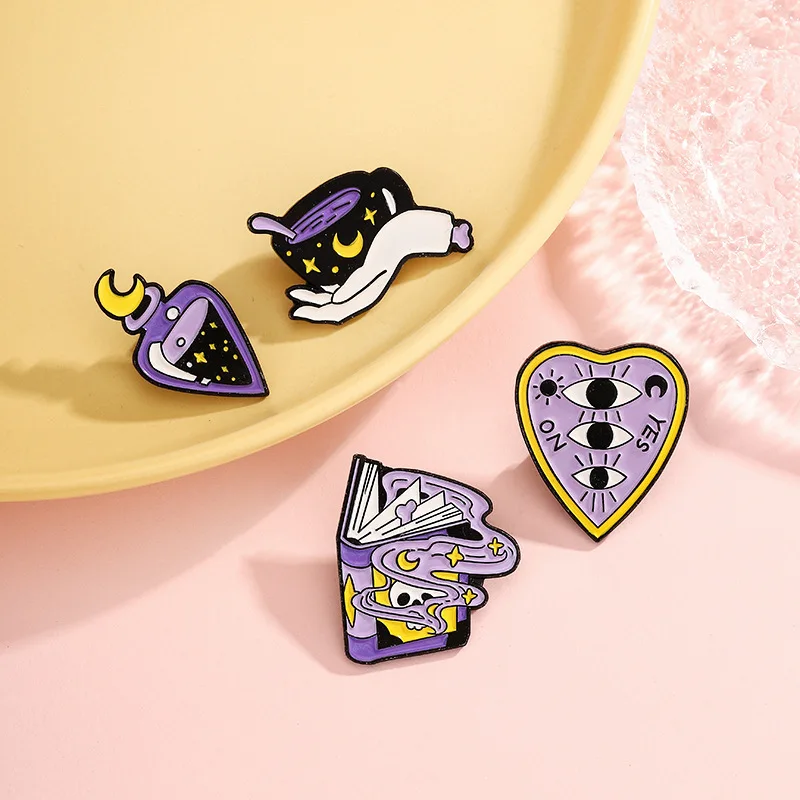 Cartoon Magie Schule Metall Brosche Haus Hexe Shop Koffer Schloss Lampe Zug Tier Tasse Kristall Ball Magie Abzeichen Punk Pins Geschenk – Detail 20