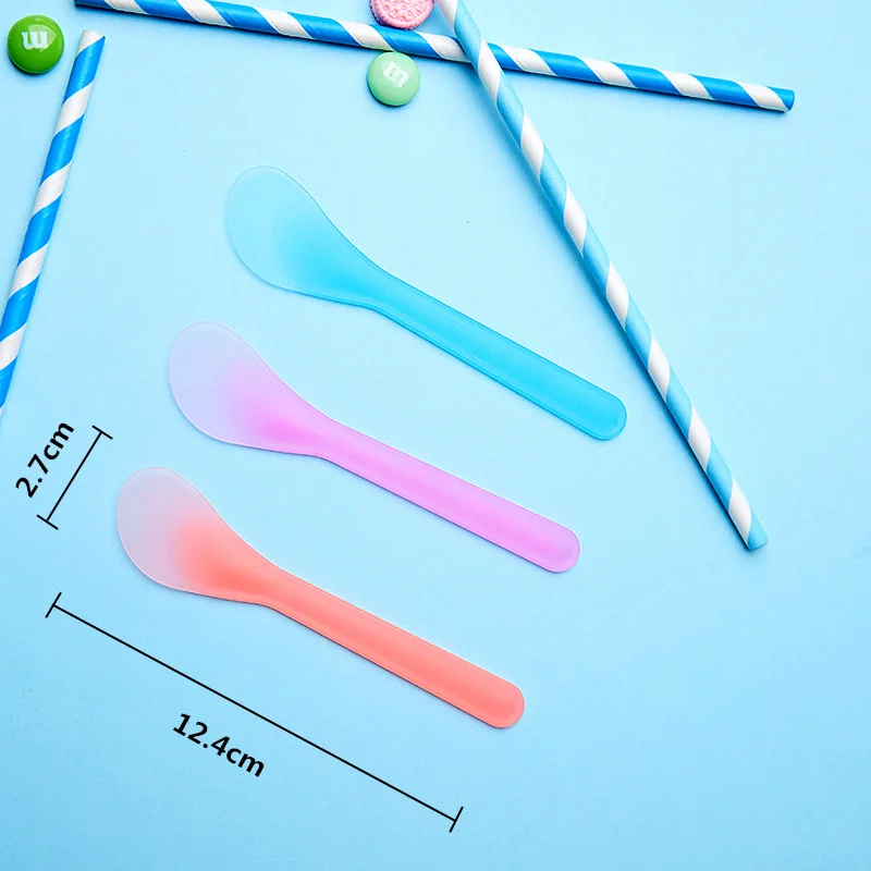 

100pcs Cosmetic Spatula Facial Mask Sticks Disposable Curved Scoop Eye Cream Makeup Scoop Beauty Tool Accessories