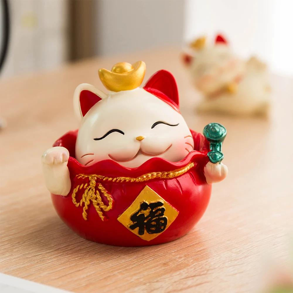 Resin Lucky Cat Ornaments Creative Animal Crafts Lovely Home Office Desktop Decoration Cute Gift for Children Bring Good Luck