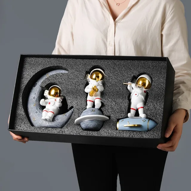 Escultura de astronauta de resina creativa para el hogar, estantería, decoración de escritorio, artesanías, regalos para niños 1
