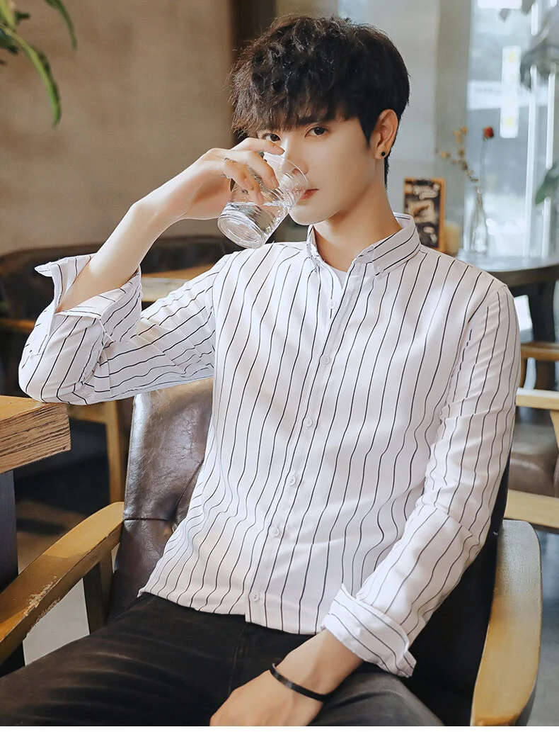 Jauna krekla ar garām piedurknēm korejiešu versija ar augstākās klases drapējumu, moderns zīmola krekls, daudzpusīgs tops, ikdienas mētelis, vīriešu apģērbs_voghion.com