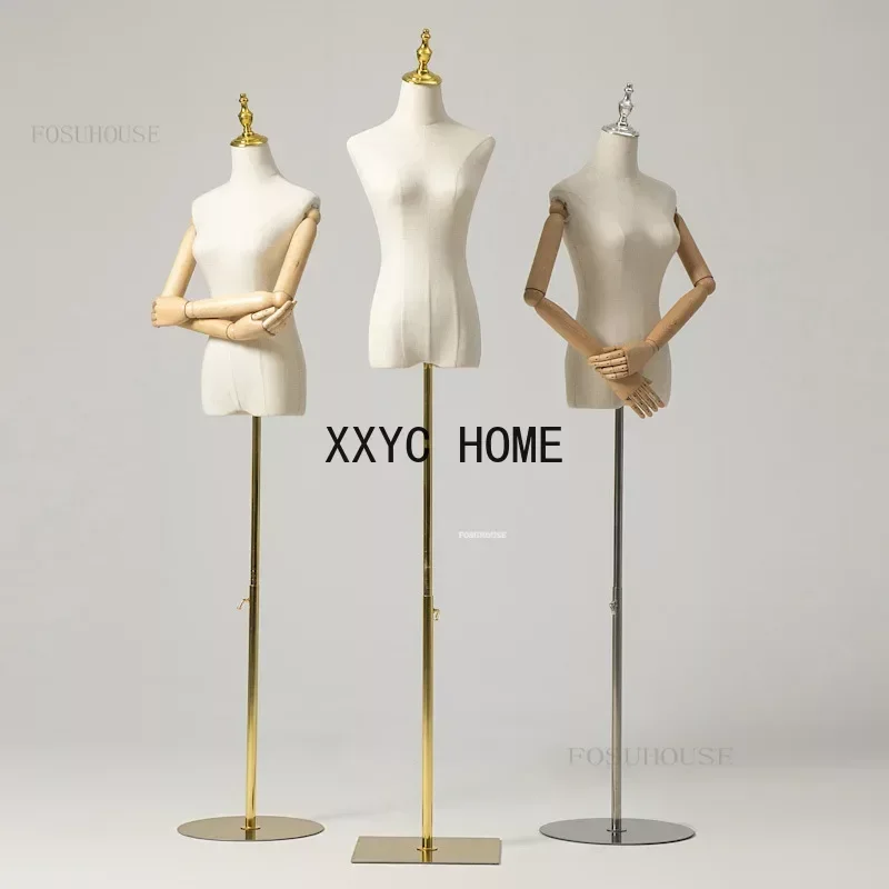 Manichini Mezzo Corpo Testa Femminile Per Manichino Abbigliamento Donna Con Base In Metallo Espositore Per Abbigliamento Espositore Regolabile In Legn