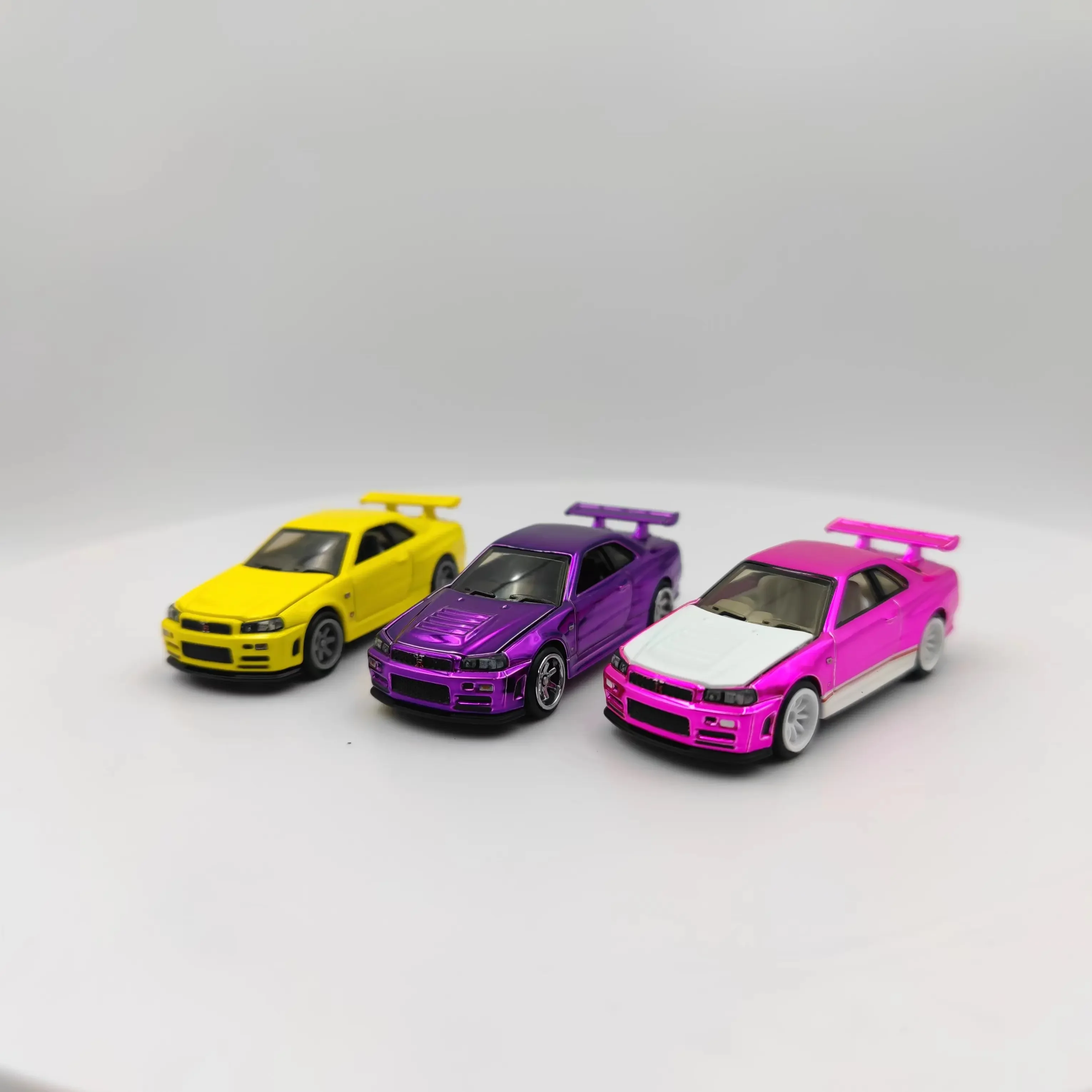 

Литый под давлением в масштабе 1/64 Rlc R34 Nissan Skyline GTR R34 Коллекционная модель автомобиля из сплава открытая крышка двигателя подарок три цвета сувенир без коробки