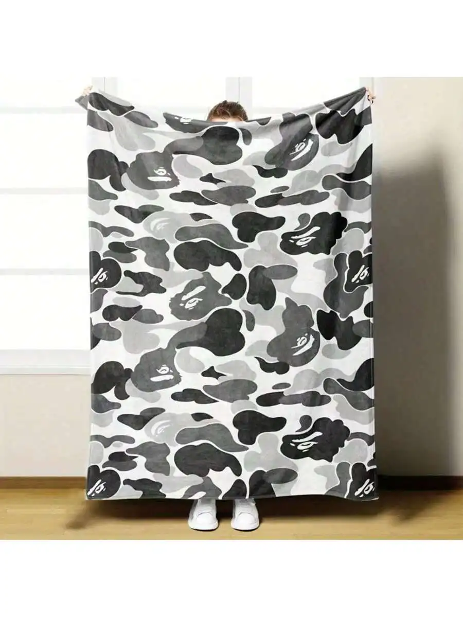 GEL HUT MUN Camouflage Flannel Blanket, Soft Polyester Knitted Digital Print, Warm Modern Throw for Sofa Decor