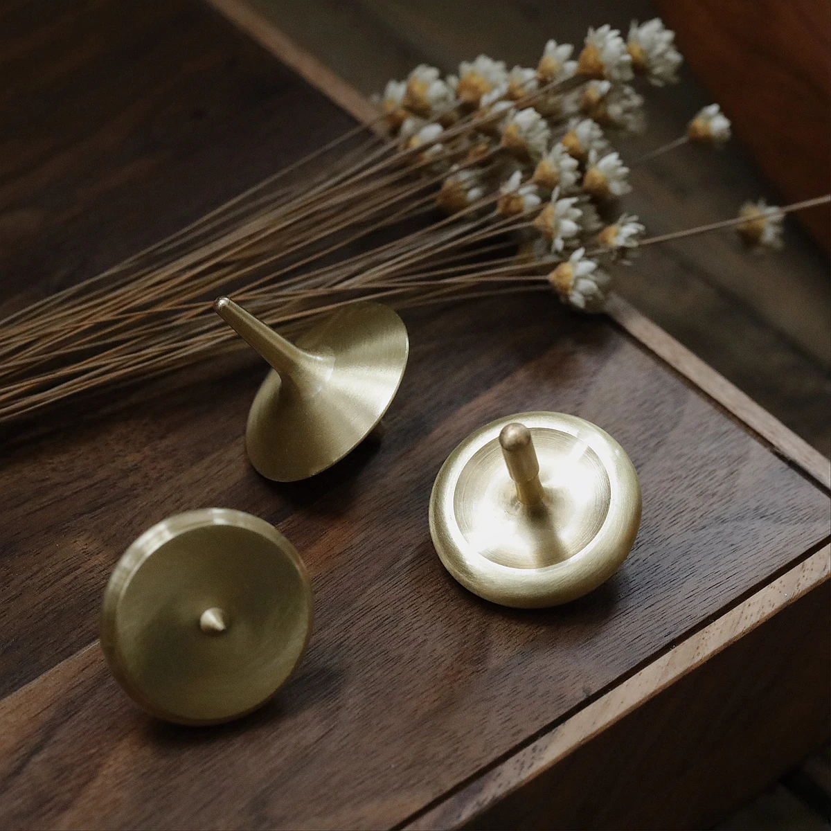 

Brass gyro ornaments shooting props creative gifts