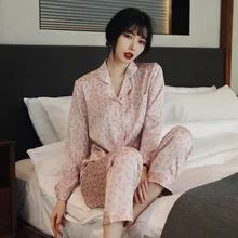 

New Spring, Summer And Autumn Sexy Ice Silk Pajamas Women's Thin Simulation Silk Pink Leopard Print Long-sleeved Homewear Suit
