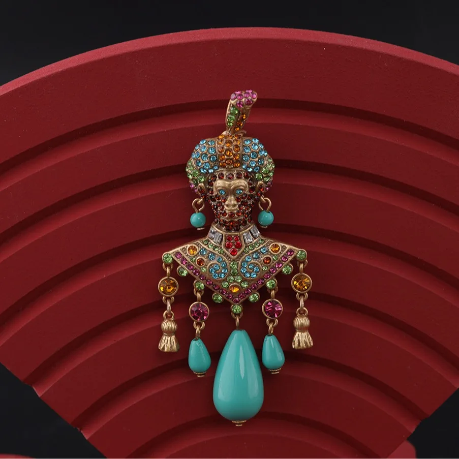 Retro, high-end, minimalist, personalized, versatile, fashionable brooch for women