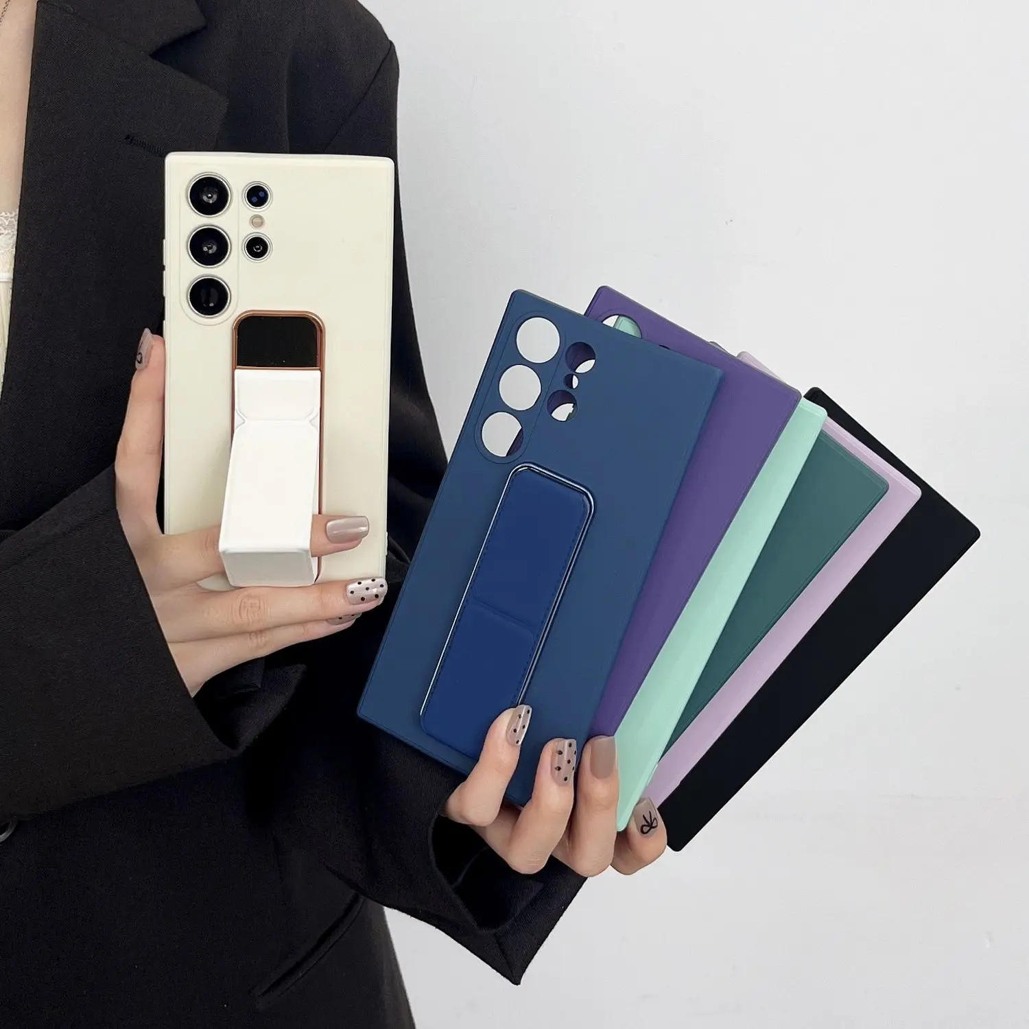 For  Samsung  Galaxy S24 S26 Ultra Case Magnetic Stand for Galaxy S22 Plus 갤럭시 S25  울트라  Wrist Strap Holder Protector Case