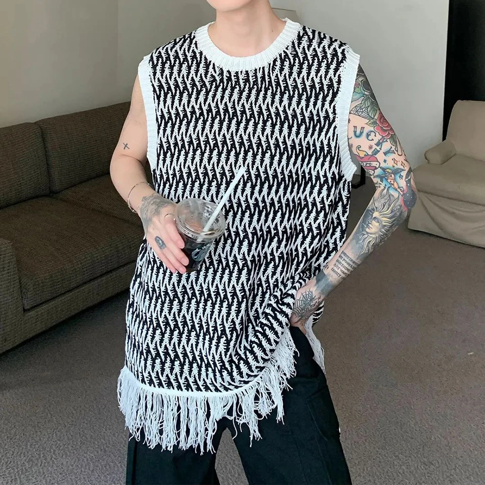 

Mens Knitted Vest Fashion Knitted Sweater New Summer Trend Loose Tassel Vest Luxury Contrast Design Sleeveless Top T Shirt LGBT