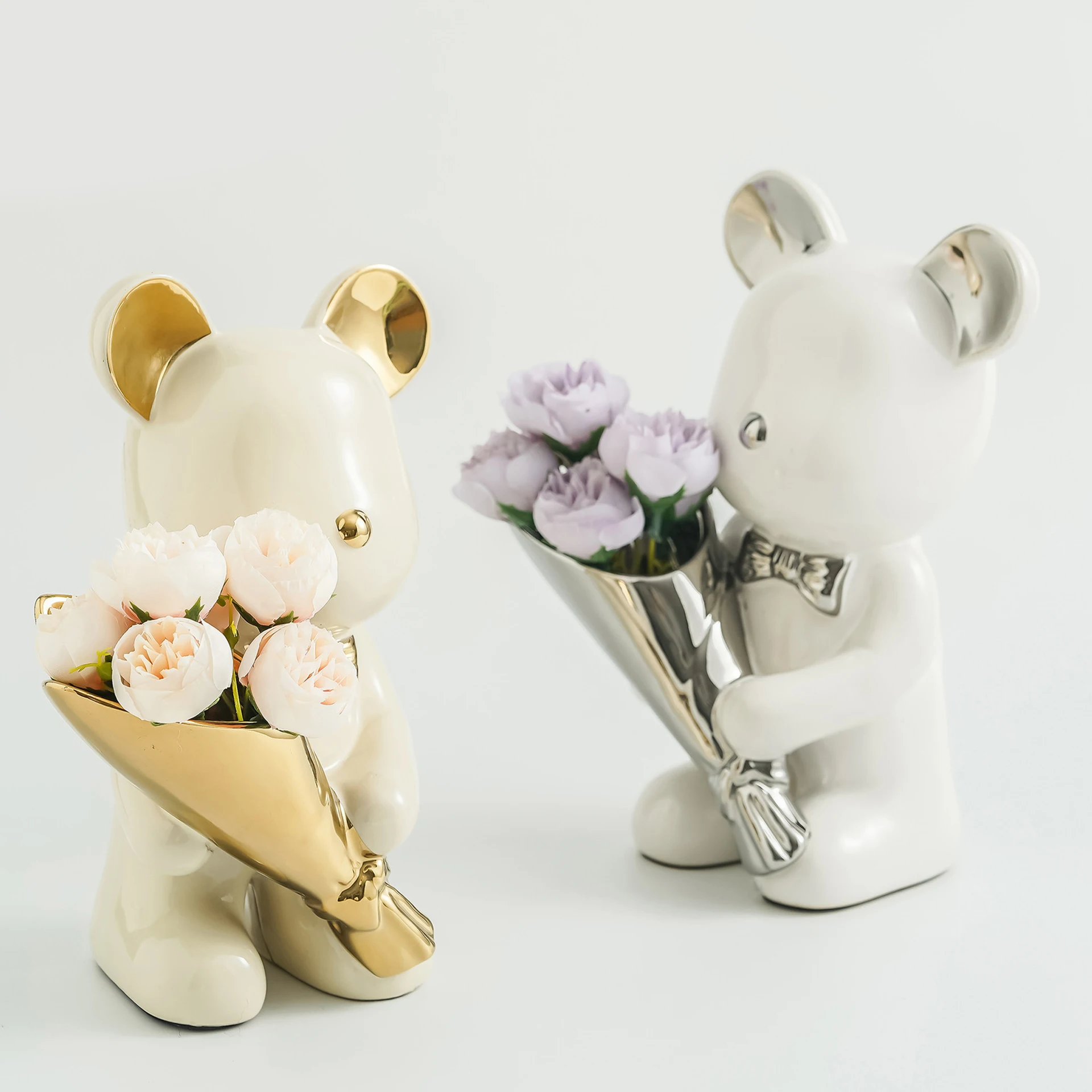

Lovely Ceramic Violent Bear Decor Living Room Artificial Flower Bundle Fashionable Crafts Home Entry Entrance TV Cabinet Decor
