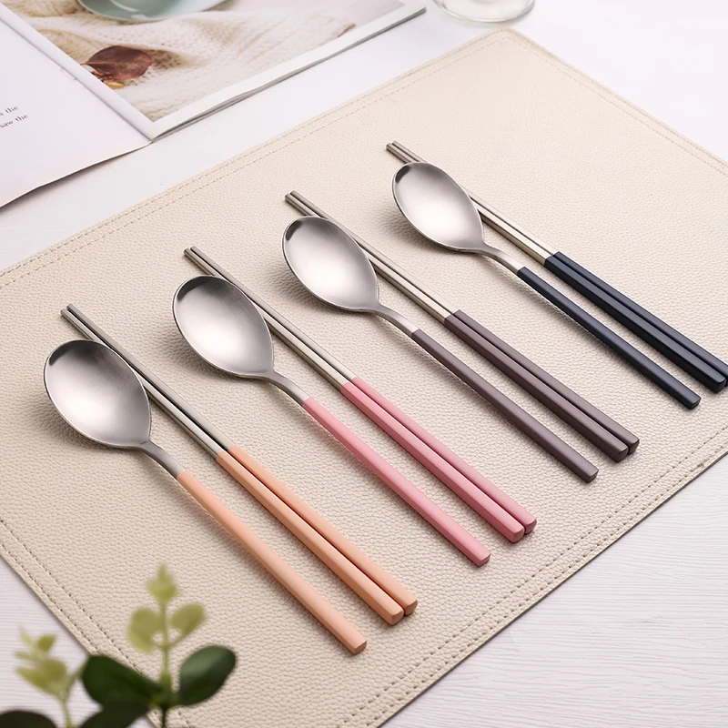 8PcsStainelssSteelCutlerySetKoreanSpoonsChopsticksTablewareSetSpoonChopsticks