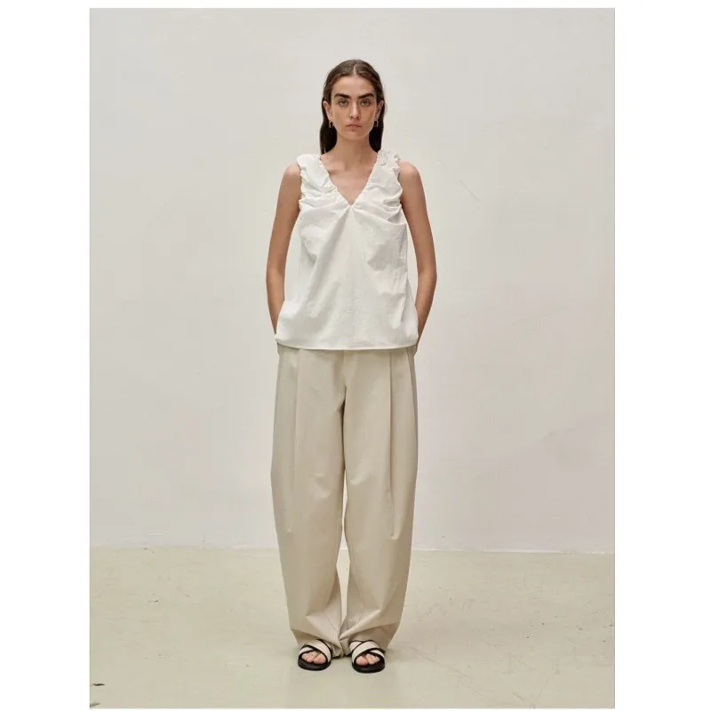 

Summer 23 V I KTO R I A @ C H AN New Wide Shoulder Fold V Neck Sleeveless Top