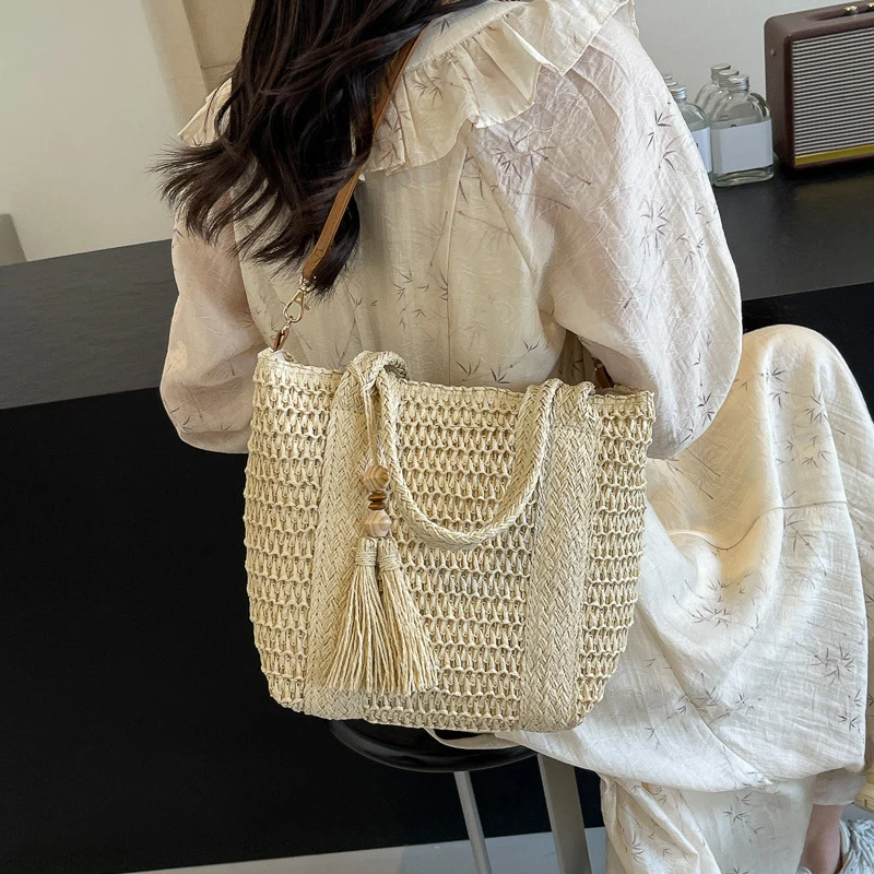 Straw Beach Bag Summer Woven Tote Bag with Tassels Large Shoulder Crossbody Bag for Women Purses and Handbags Raffia