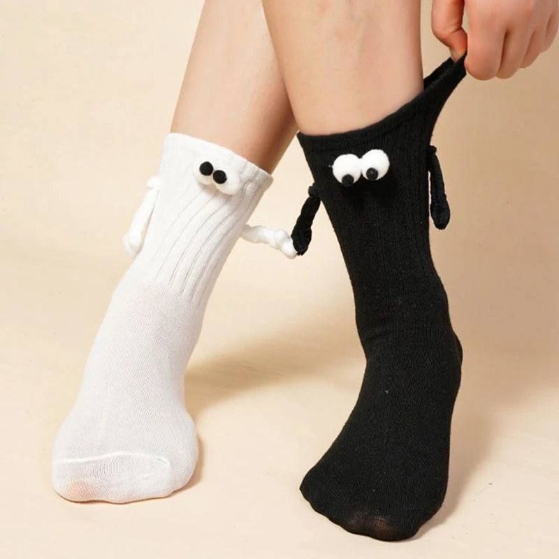 1 Pair Ins Fashion Girlfriends Socks Funny Creative Magnetic Attraction Hands Black White Cartoon Eyes Couples Sox Socks