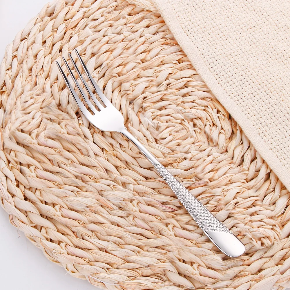 Gold Plated Dinner Forks Set 7.95&ldquo; Food Grade 18-10 Steel Luxury Dishwasher Safe Salad Fork Table Fork Set With Hammered Handle gold plated fork set