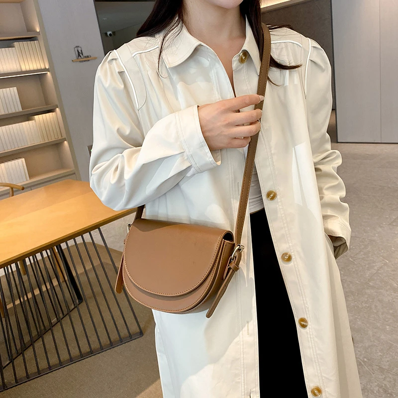 Retro einfarbige Satteltasche, hochwertiges Leder, Umhängetaschen für Frauen, 2025, neue einfache Damen-Umhängetasche, Designer-Handtaschen – Detail 12