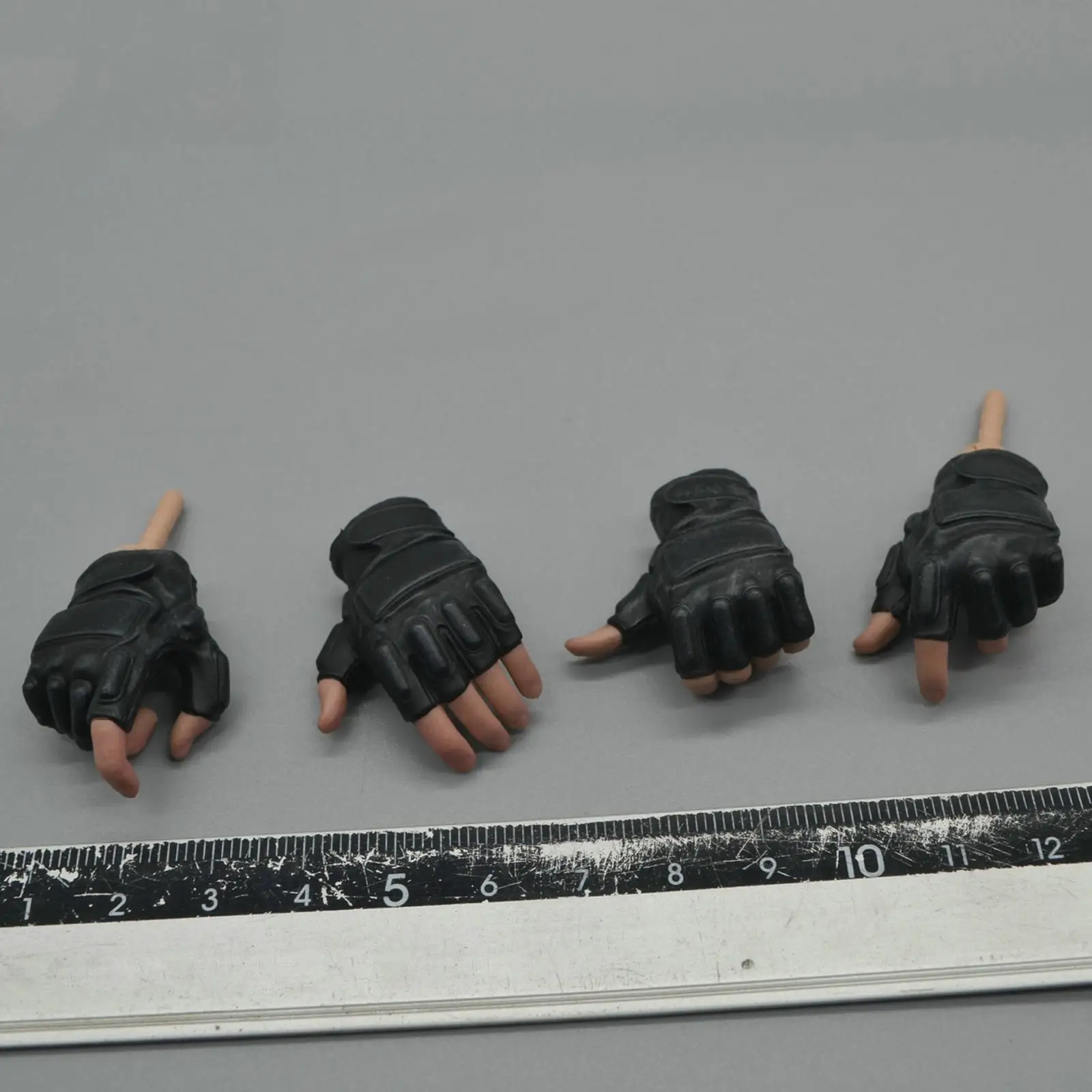 4Pcs 1/6 Scale Soldier Gloves Hands Doll Decor for 12