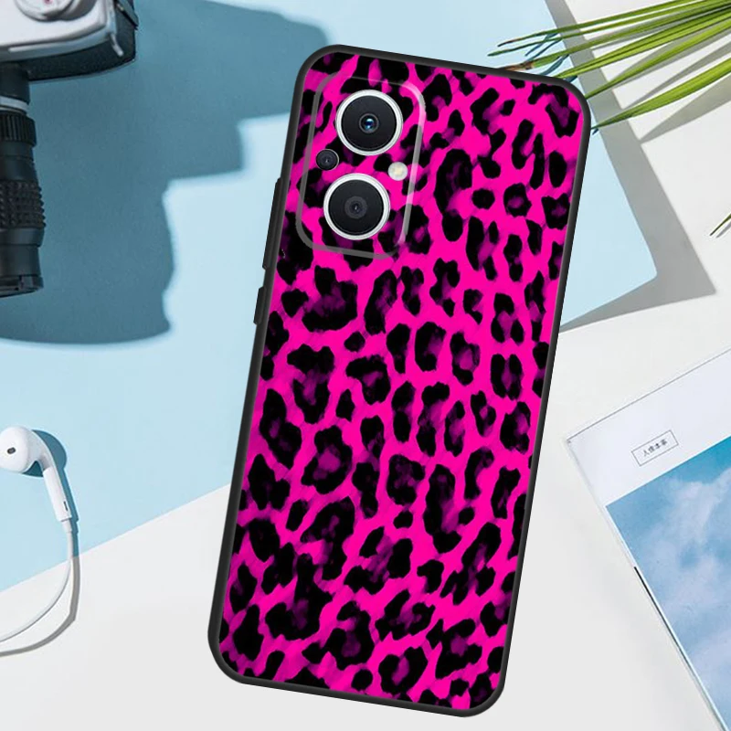 Leopard Print Phone Case - Stylish and Protective Cover