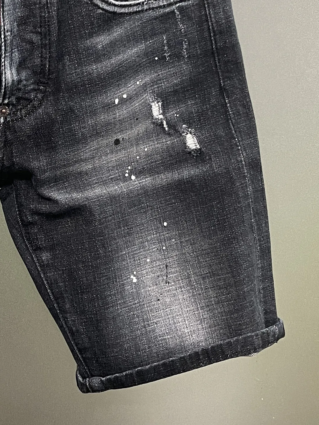 2024 New D2 Jeans Men's Denim Shorts Fashionable Washable Hole Patch Elastic Splicing Zipper Decoration Split Short Men's Shorts