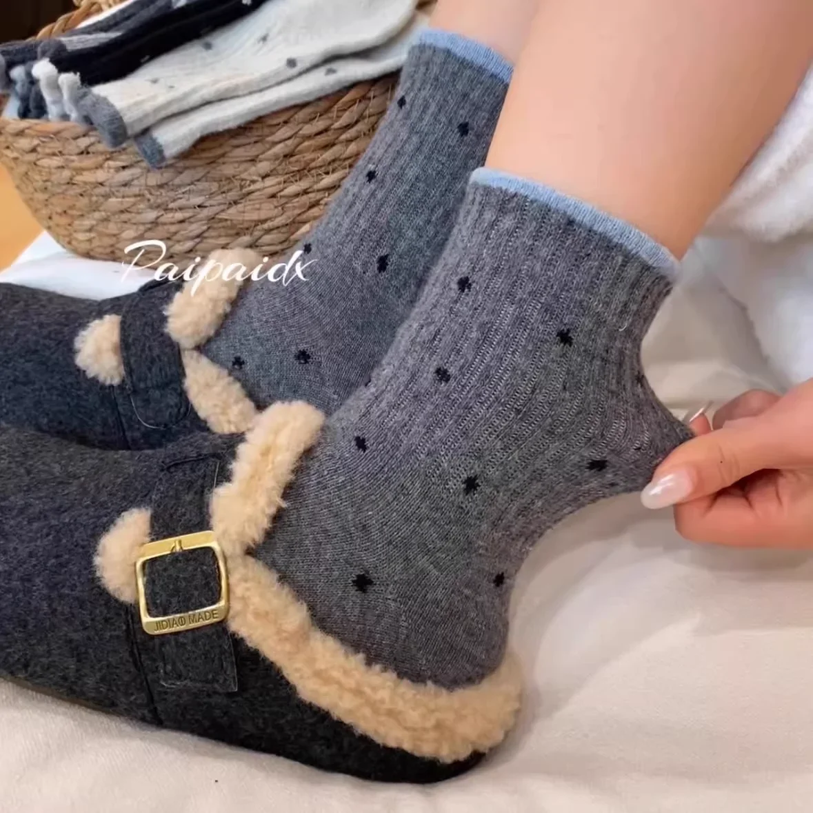 5 Paar Damen-Samtsocken mit Wellenmuster, mittellang, dicke Isolierung, warme, gemütliche Schlauchsocken für Frühling, Herbst und Winter, multifunktional – Detail 17