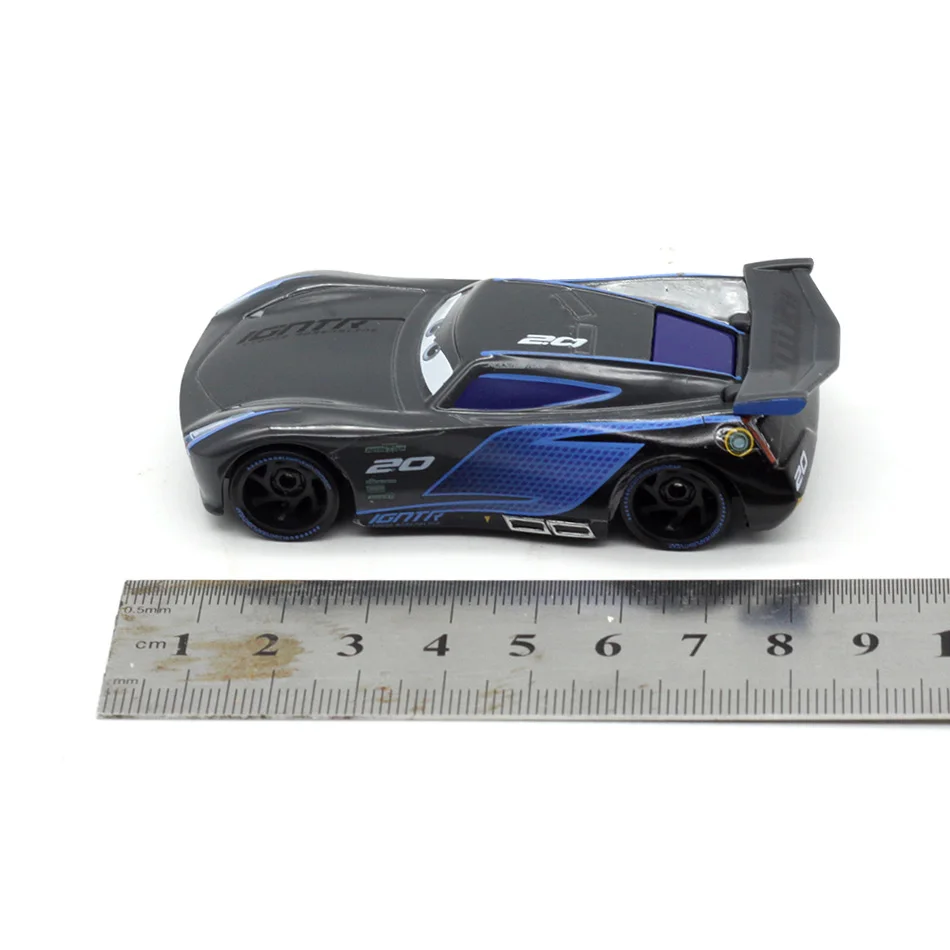 새로운 디즈니 픽사 자동차 및 트럭 세트 라이트닝 맥퀸 잭슨 스톰 맥 트럭 모델 트럭 레이싱카 소년을 위한 생일 선물