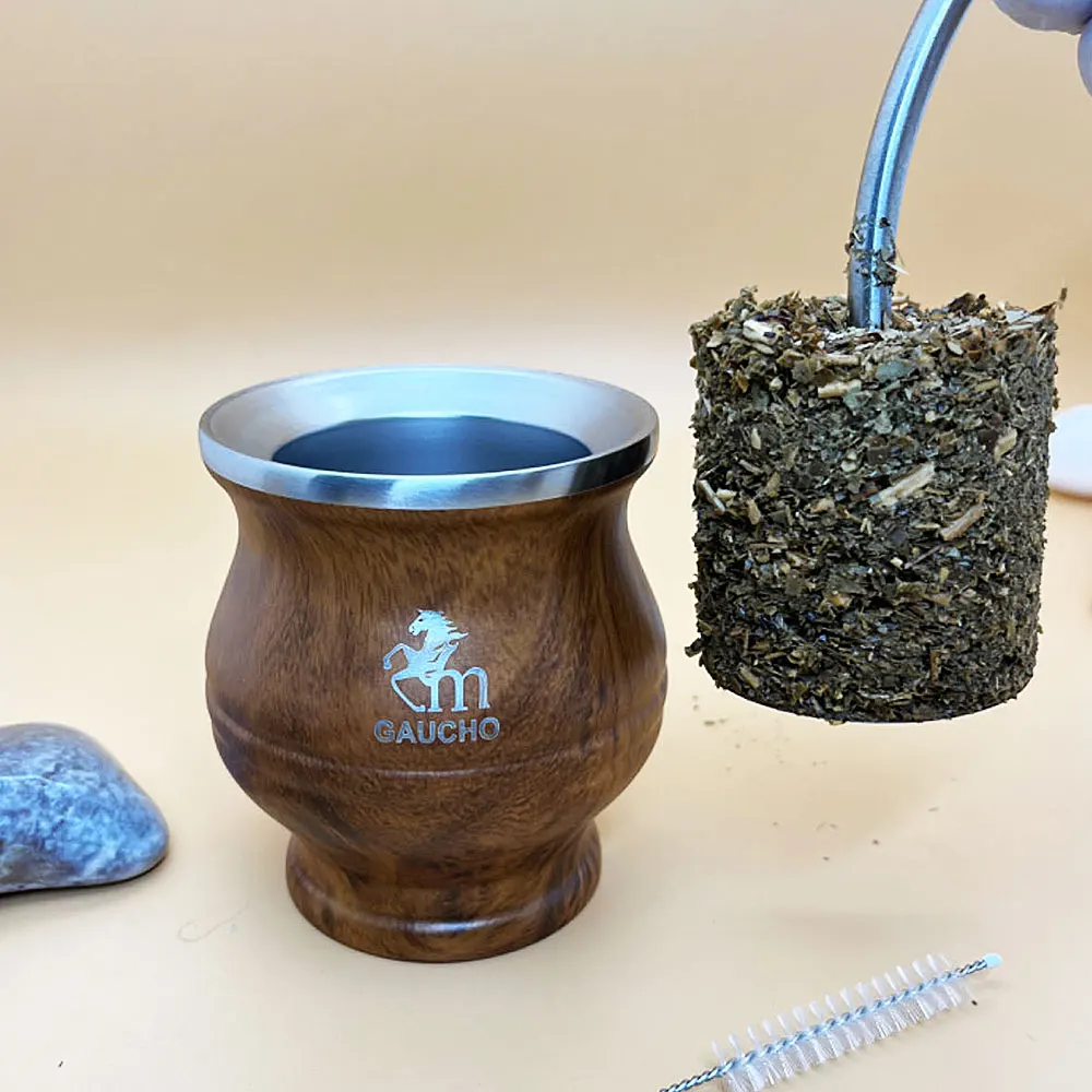 レザー製マテ茶カップとストロー