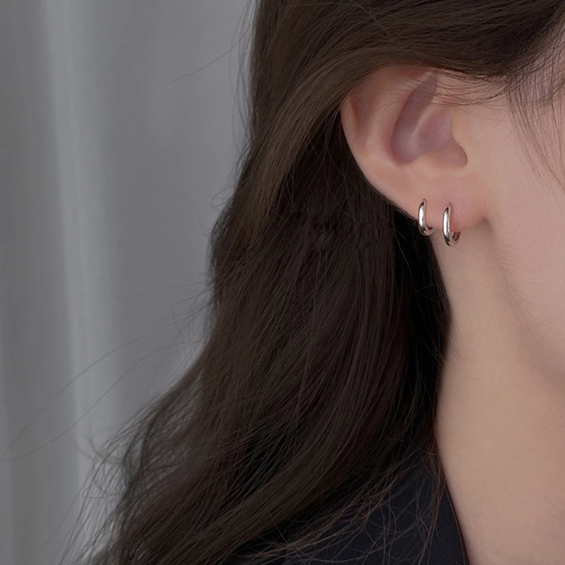 Minimal Glossy Hoop Earrings Gold Color Tiny Cartilage Earrings Piercing Accessory Trendy Small Huggie Female Hoops For Men
