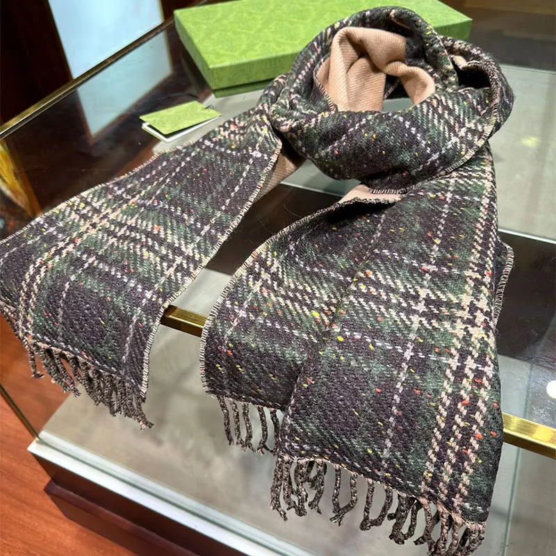 Рисунок 4 - Двухсторонний шарф двойного назначения