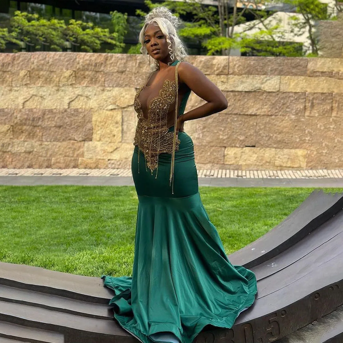 

Женское платье без рукавов, с открытой спиной