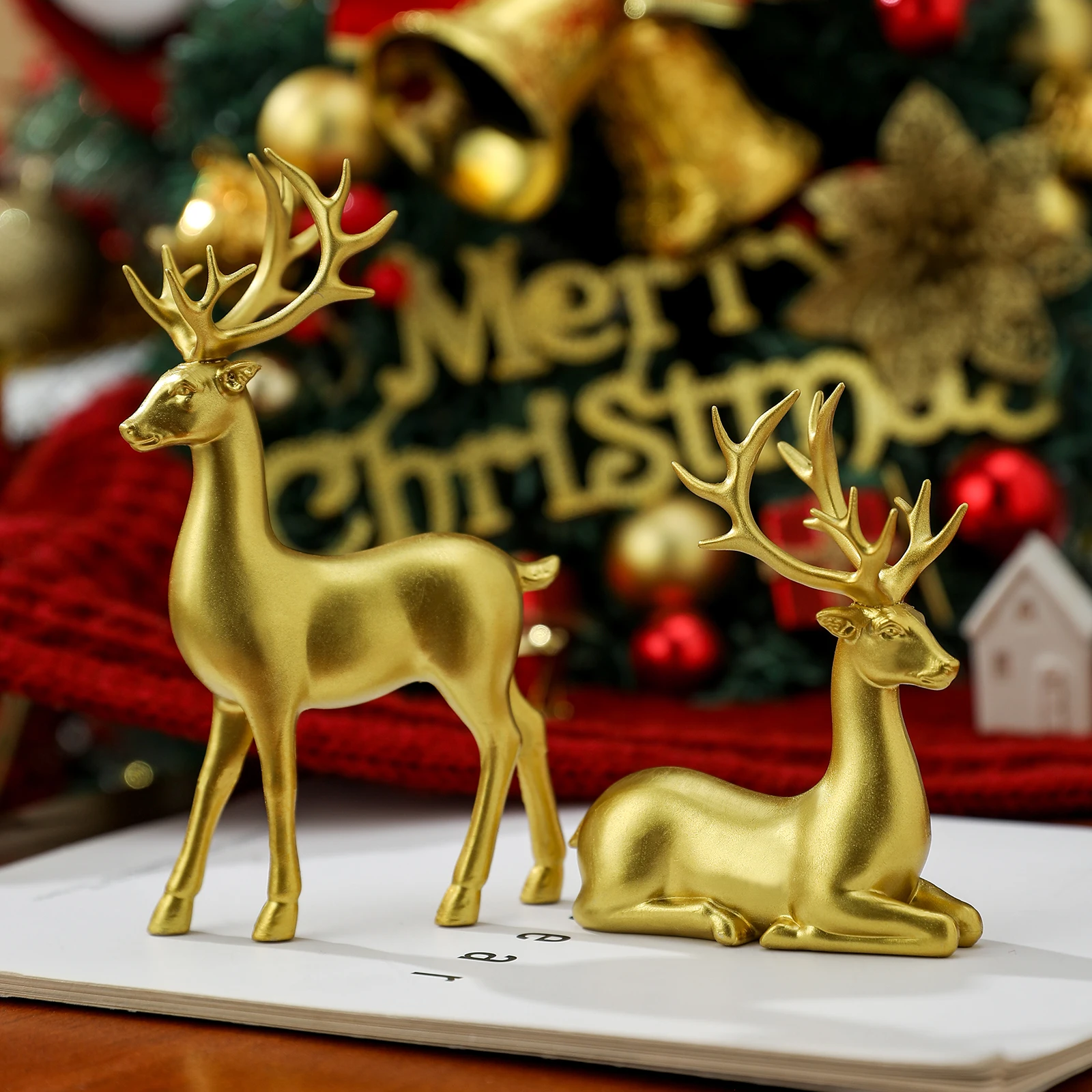 2-Piece Christmas Reindeer Resin Figurines 4
