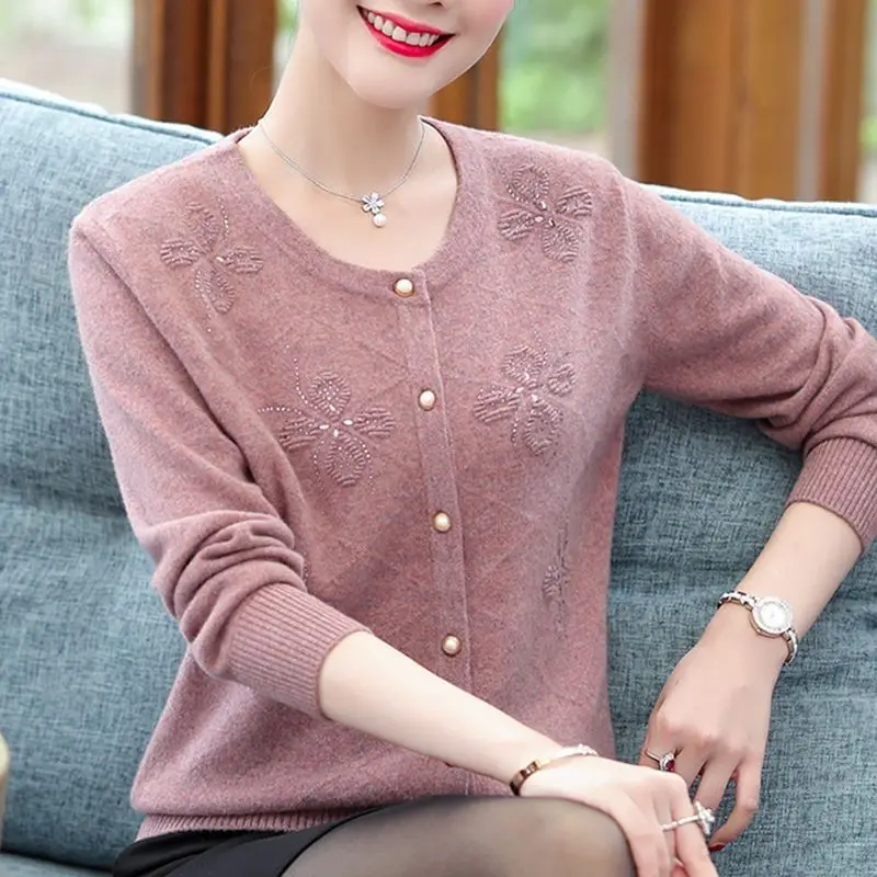 Retro Brooch Detail O Neck Cardigan