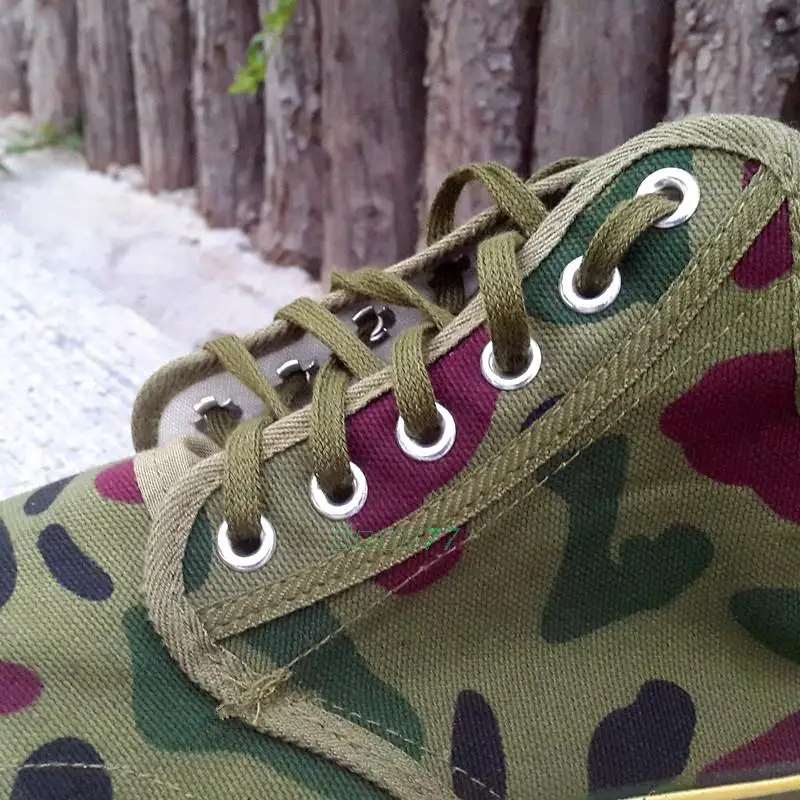 Рисунок 5 - Мужские и женские парусиновые туфли