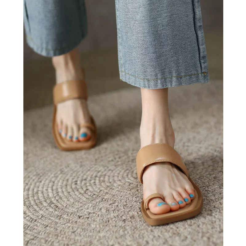 

Сандалии женские с квадратным носком, модные босоножки на плоской подошве, однотонные модные тапочки в римском стиле для пляжного отдыха, универсальные, лето