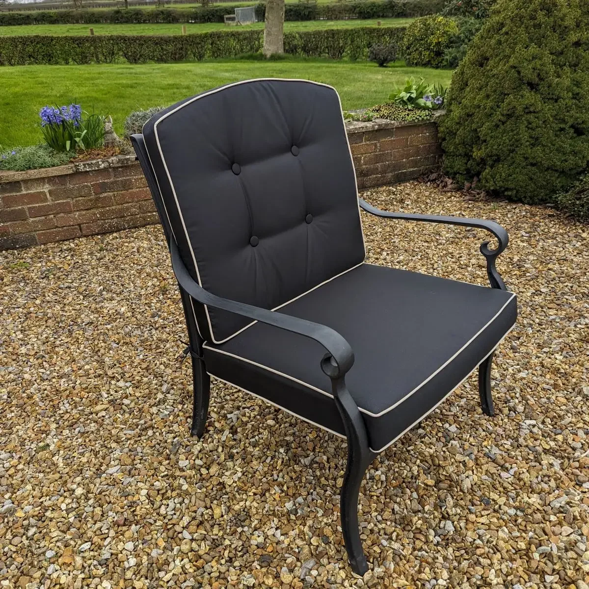 Cast Aluminum Outdoor Sofa with Cushion for Garden Use