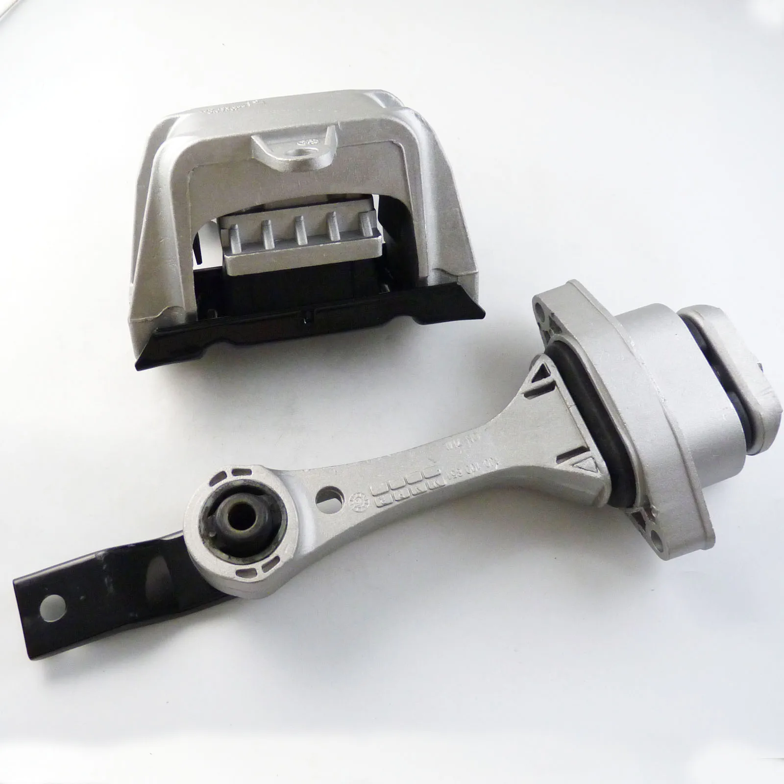 WOLFIGO 2Pcs Front and Rear Left Engine Motor Mount Trans Mount Set for 98-06 Volkswagen Beetle Golf Jetta 1.8 2.0L