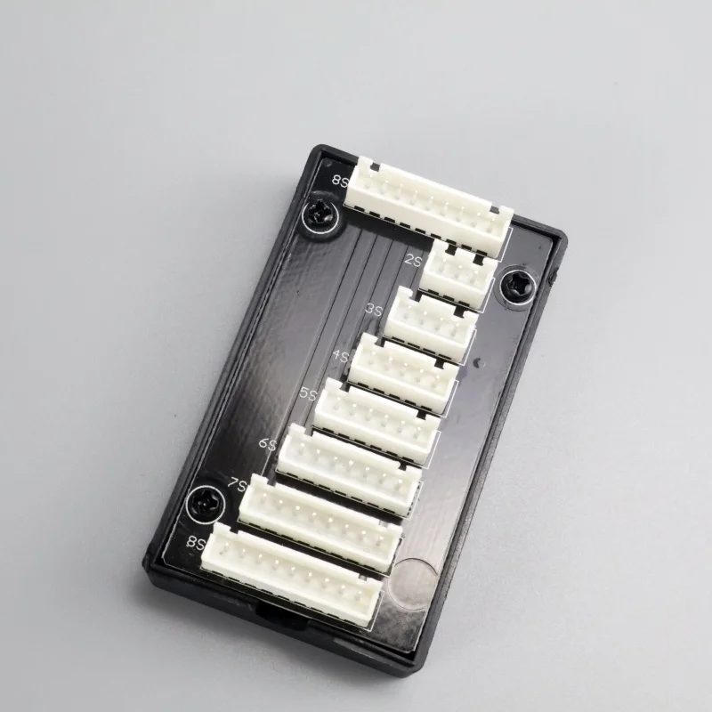 Détail des connecteurs de la carte d'équilibre de charge Lipo 2-8S pour chargeur RC