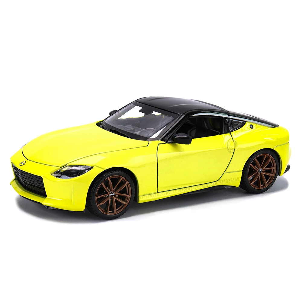 

Maisto 1:24 New style 2023 Nissan Z Highly-detailed die-cast precision model car Model collection gift