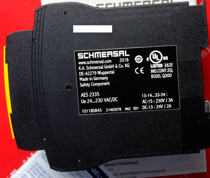 

SCHMERSAL 101180843 New Safety Relay AES 2335