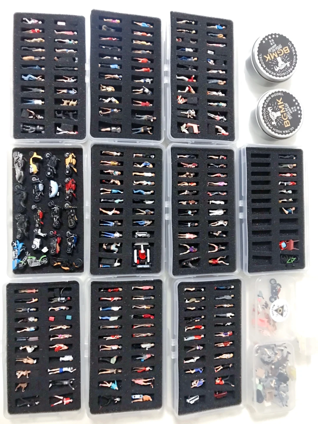 1:64  Garage Scene Doll Special Storage Display Box Sponge Alloy Car Model Diorama Figures  Accessories 2